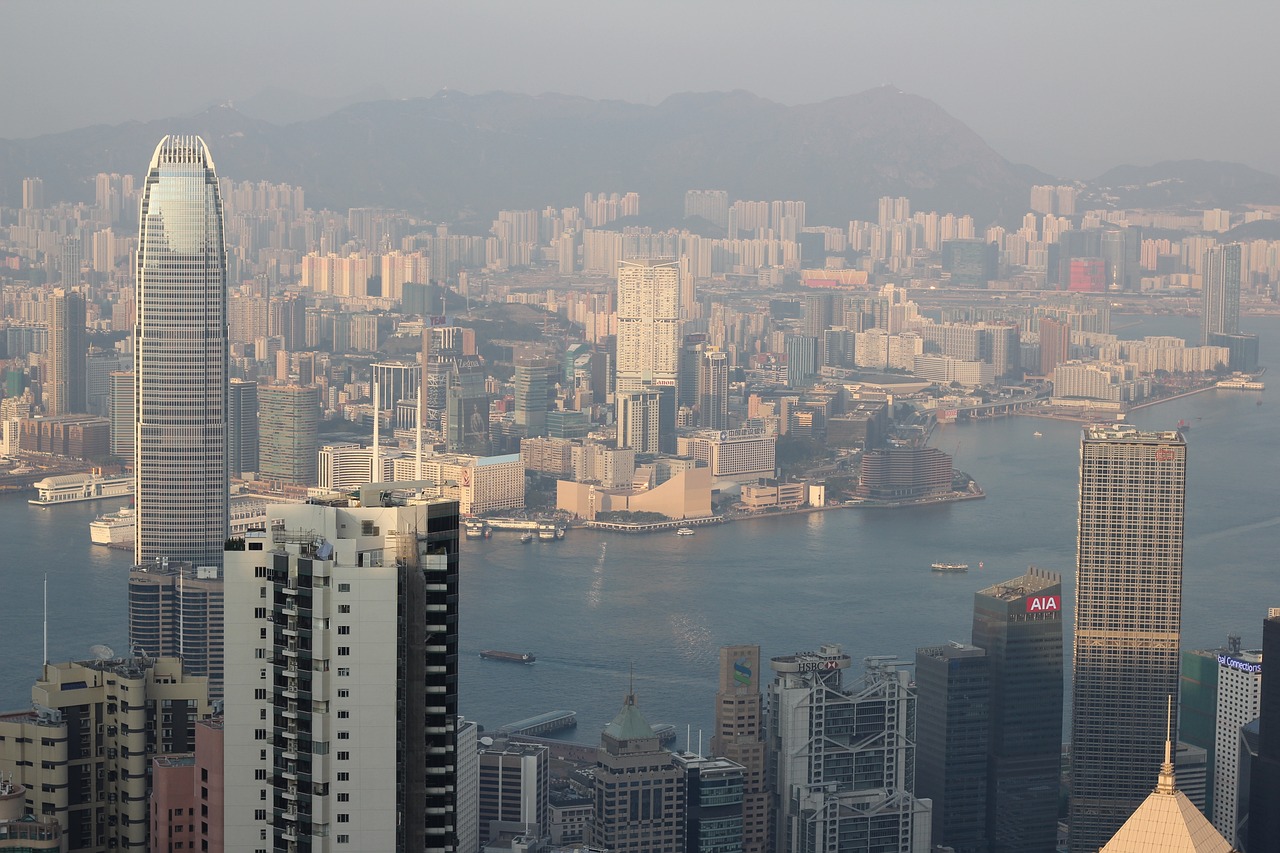 香港疫情放缓 内地援港医疗队返回内地休整