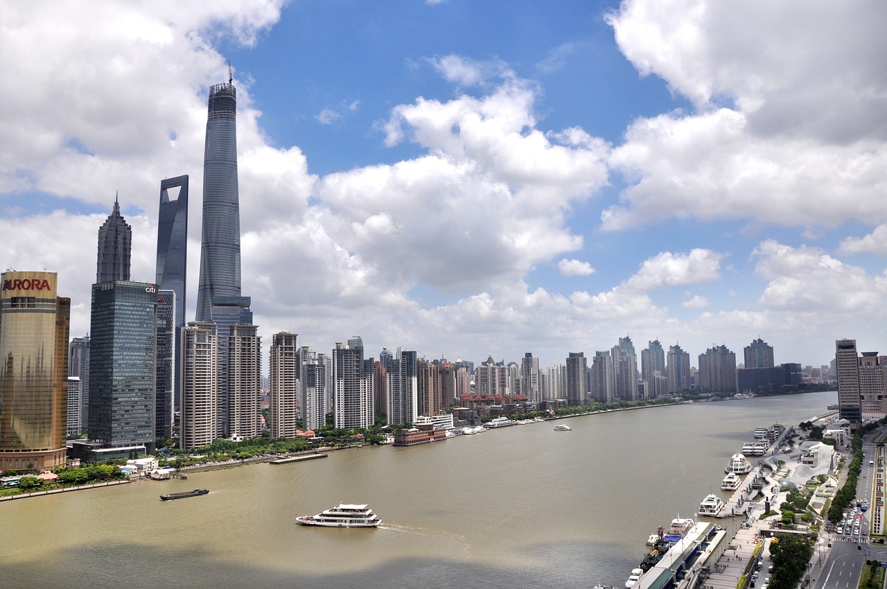 中国内地疫情波动下降 上海本轮疫情本土感染者近60万例