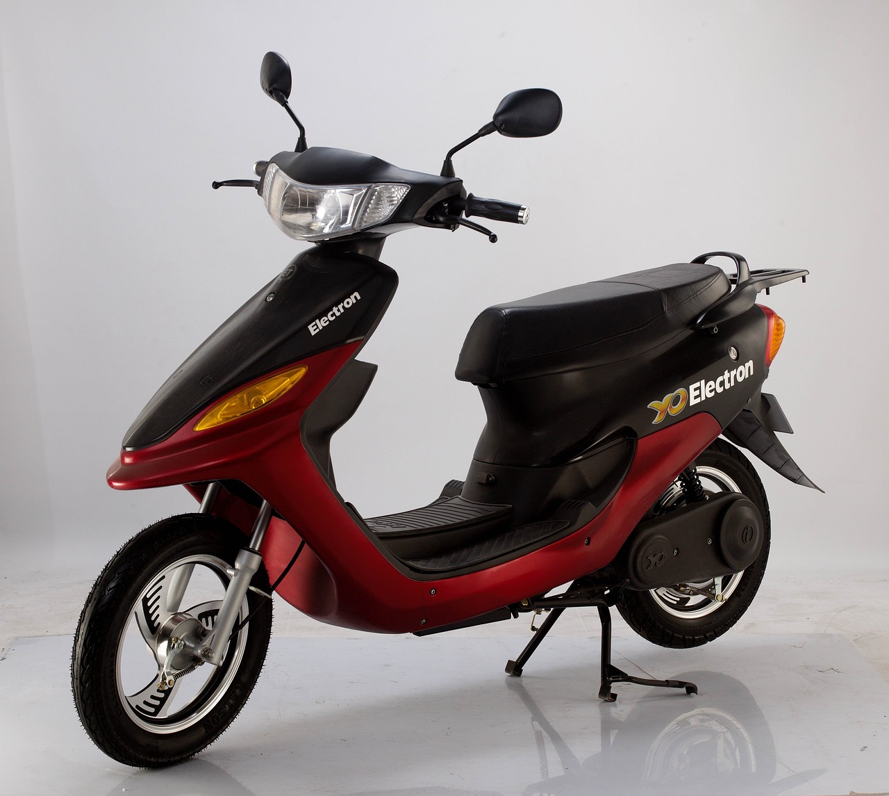 “电动豪华旗舰MPV”岚图梦想家上市