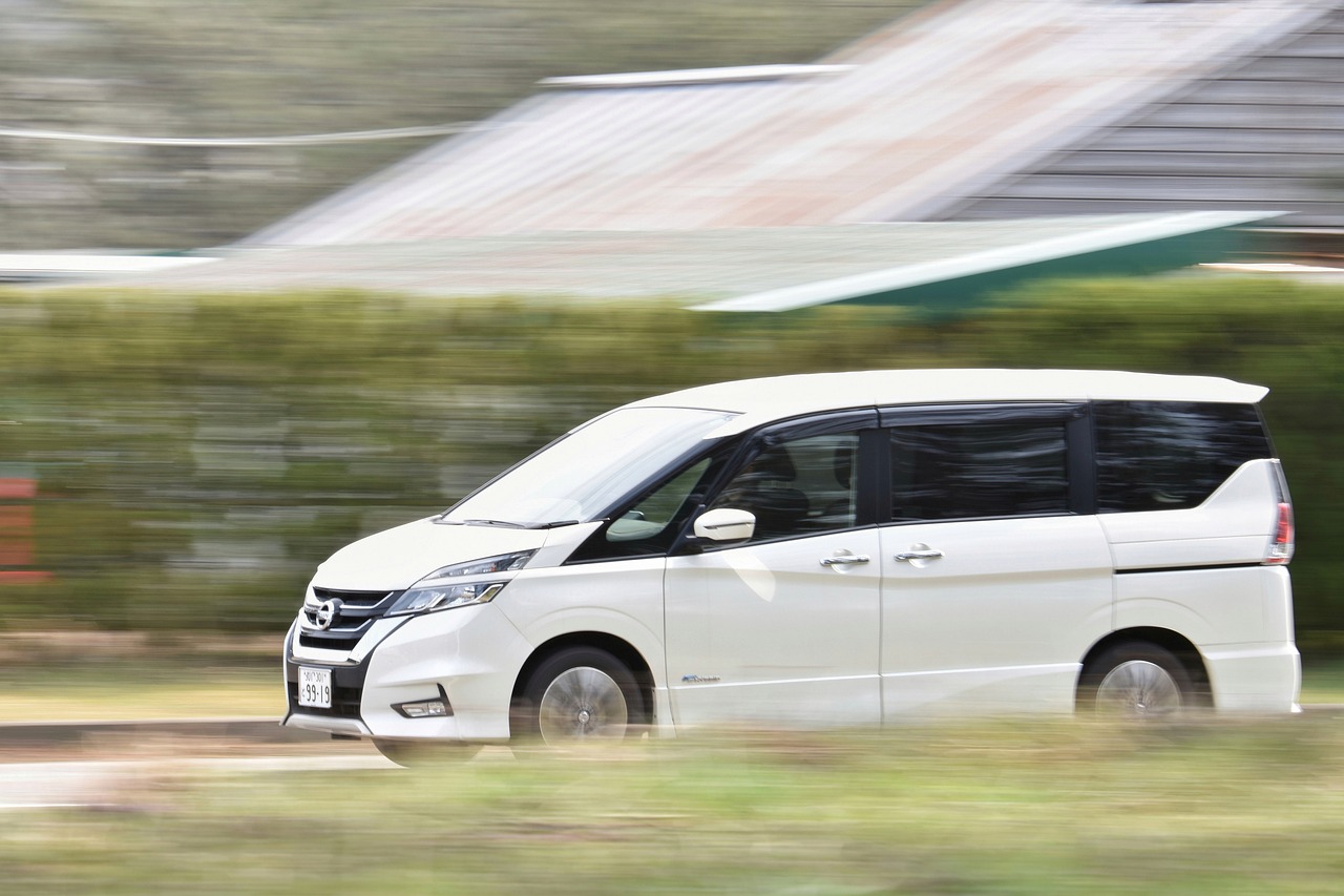 吉利汽车：3月份汽车总销量超10万部 同比增长约1%