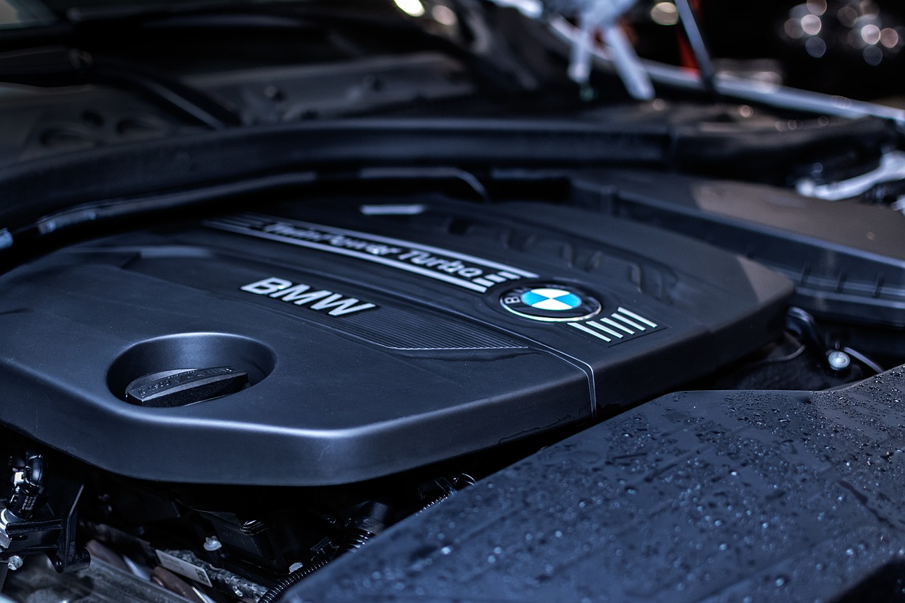 车长5.7米 4.0T V8发动机 4/6座 新红旗LS7中国式至尊典范