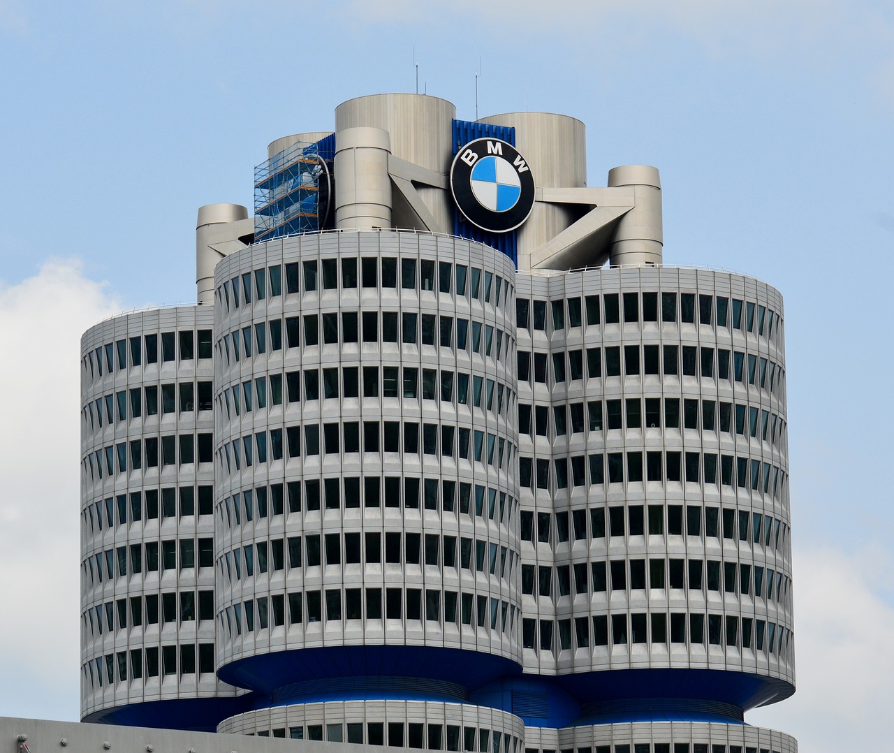 衡阳新能源汽车(衡阳新能源汽车产业园)