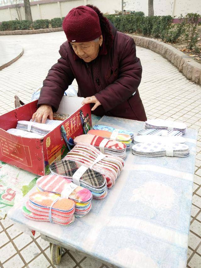 摆摊44天卖什么好 摆摊44天卖什么好卖