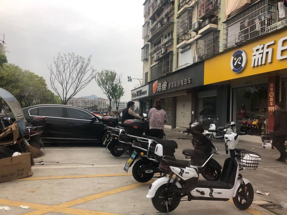 包头新能源汽车店面地址(包头北汽新能源4s店电话号码)