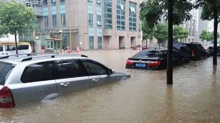 郑州暴雨后新能源汽车(郑州未来几天将再遇暴雨)